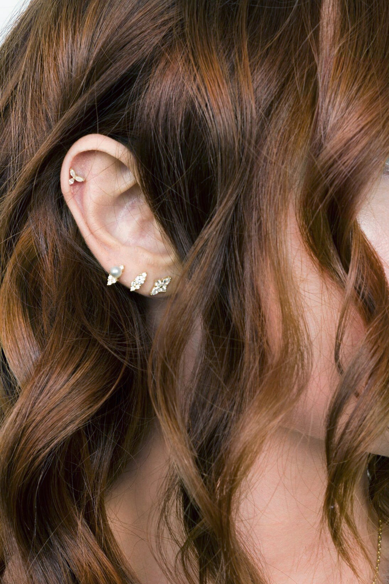 Flowery stud earring